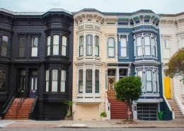 picture of houses in an urban area